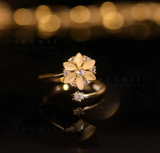 Ladies Fashion Opal Spinning Flower Ring